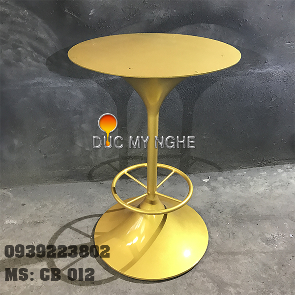 Bàn bar loa kèn gang đúc CB 012